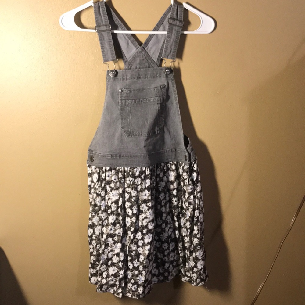 Overalls/skirt